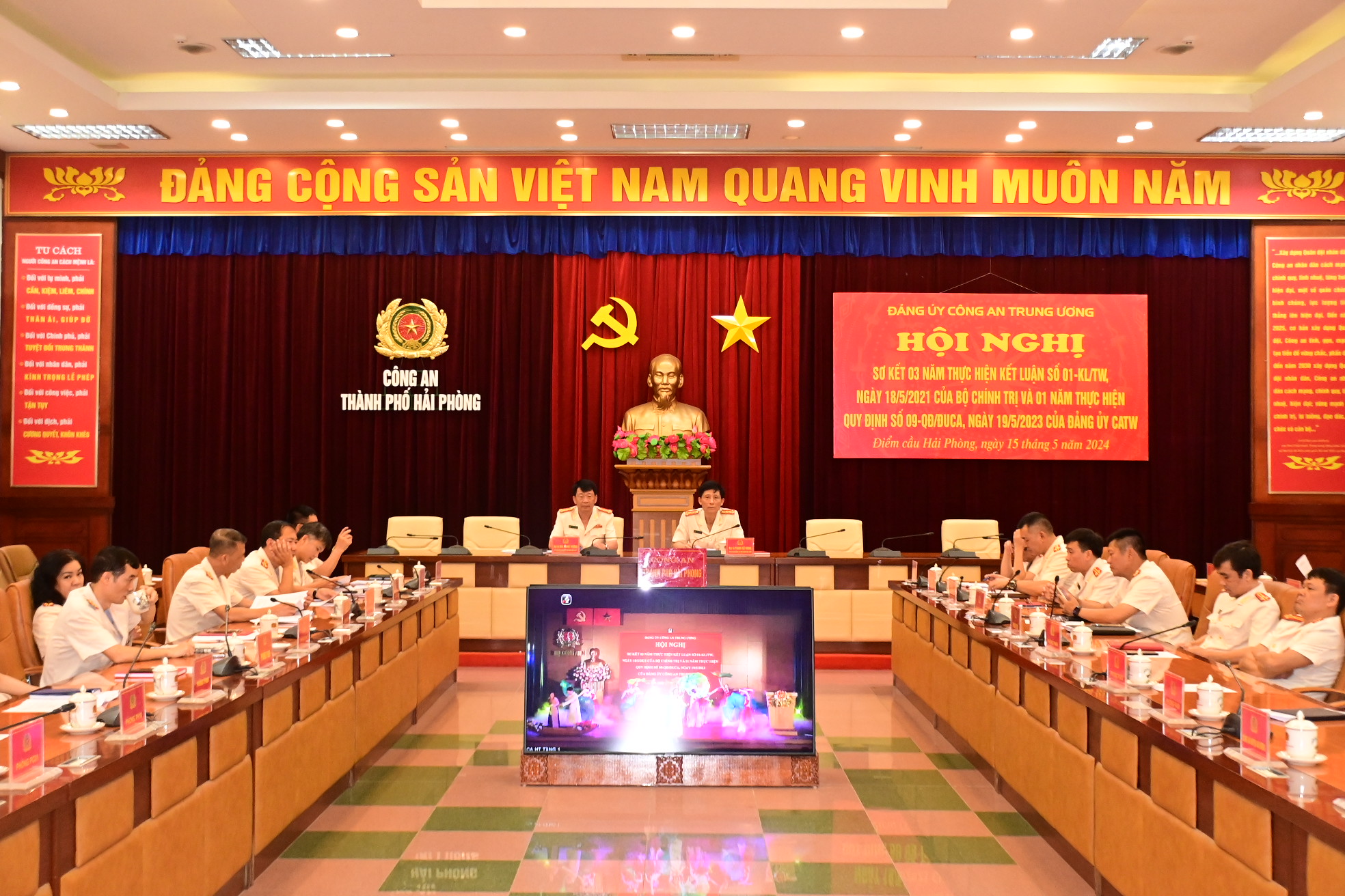 “Học tập”, “quyết tâm thực hiện, làm theo” và “gương mẫu đi đầu” trong việc học tập, thực hiện Sáu điều Bác Hồ dạy